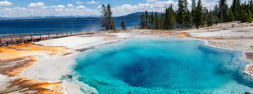 Yellowstone National Park Hot thermal spring