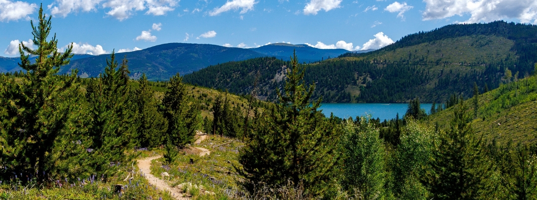 Mountain landscapes near Breckenridge offer marvelous sights to hikers