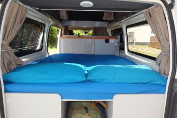 HiTop Campervan - Bed